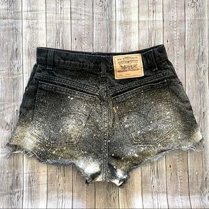 Vintage Levi’s High Waisted Shorts| Black| Size 10